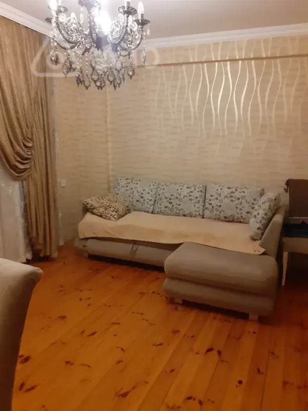 Kirayə verilir 2 otaqlı yeni tikili 70 m²