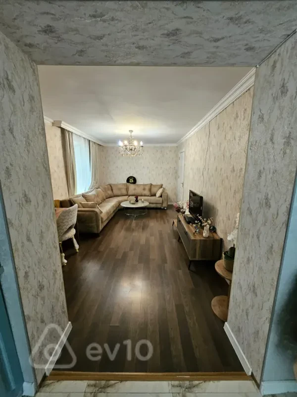 Satılır 2 otaqlı köhnə tikili 70 m²