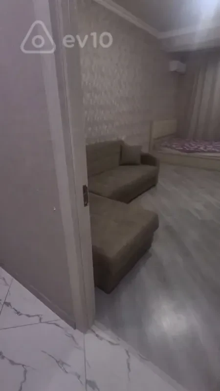Kirayə verilir 2 otaqlı yeni tikili 65 m²