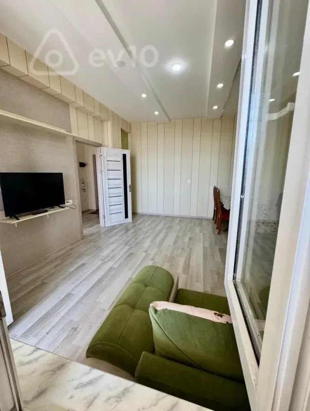 Kirayə verilir 2 otaqlı yeni tikili 65 m²