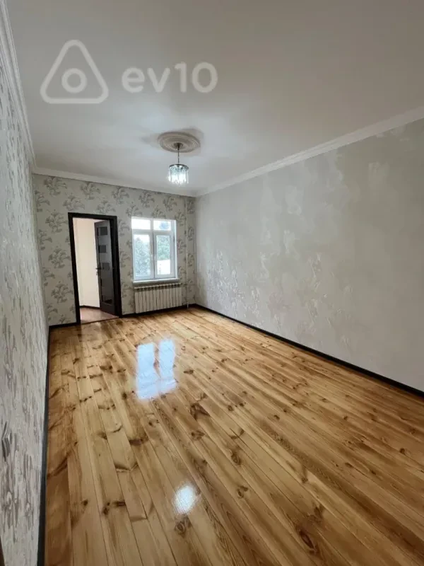 Satılır 2 otaqlı köhnə tikili 40 m²