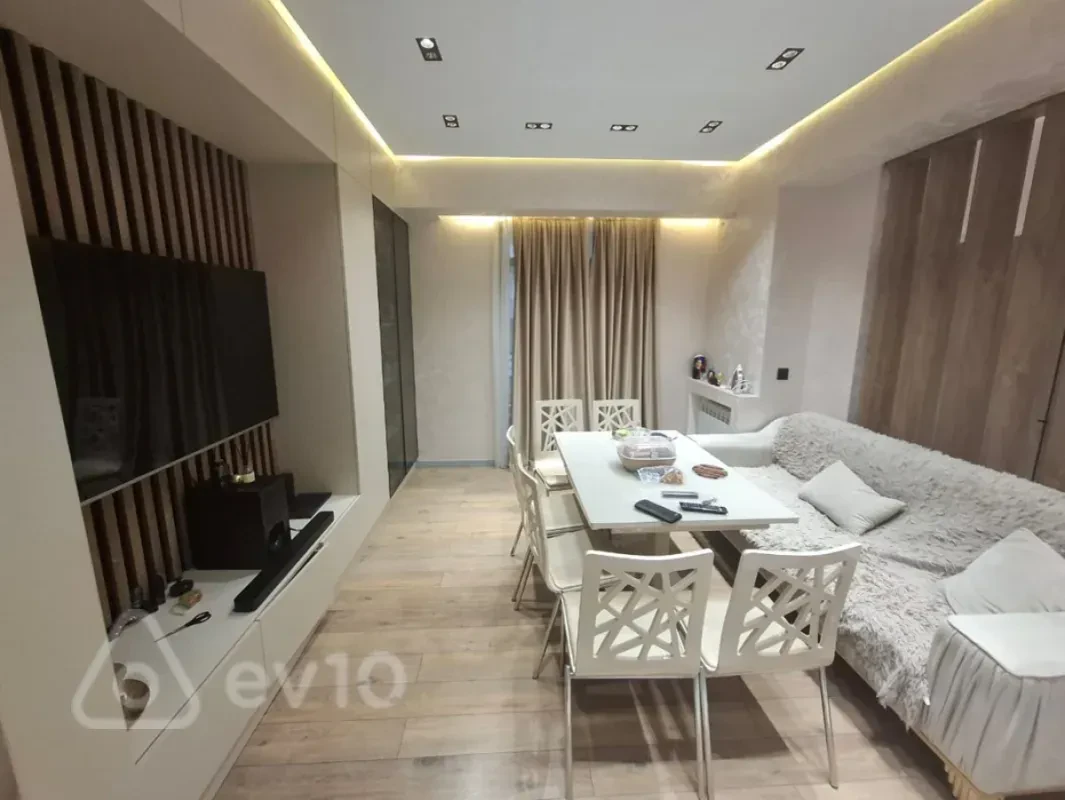 Satılır 2 otaqlı yeni tikili 64 m²