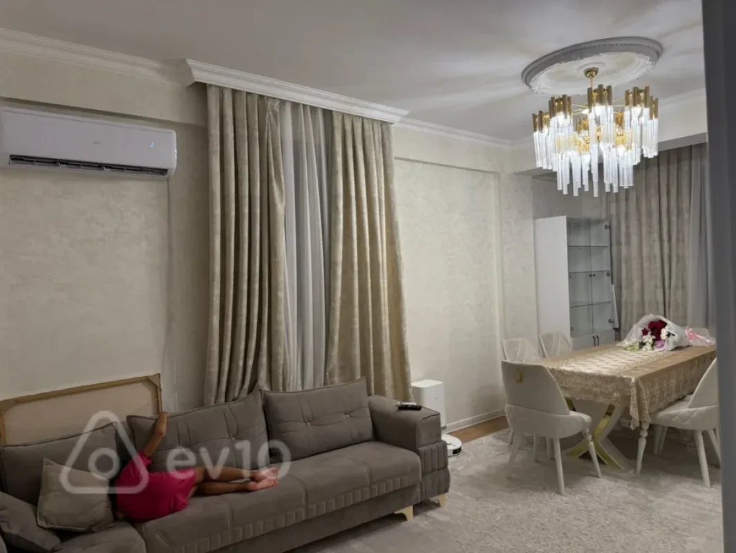Kirayə verilir 3 otaqlı yeni tikili 140 m²