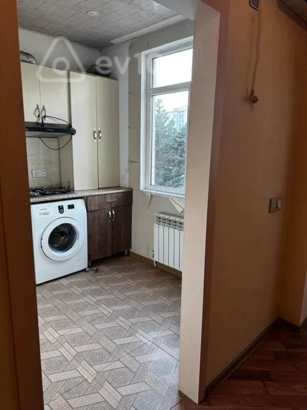 Kirayə verilir 2 otaqlı köhnə tikili 45 m²