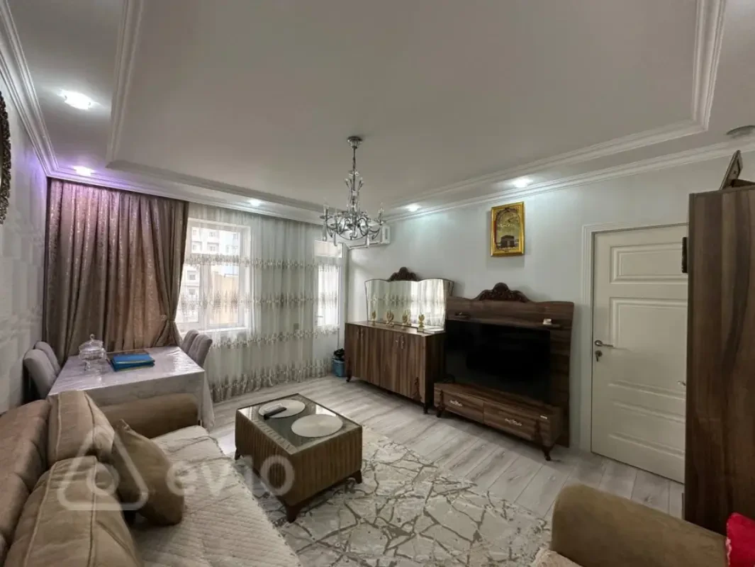 Satılır 4 otaqlı köhnə tikili 110 m²