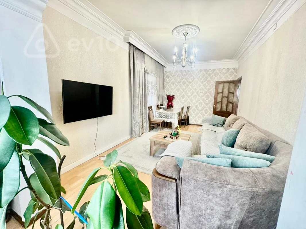 Satılır 4 otaqlı köhnə tikili 100 m²