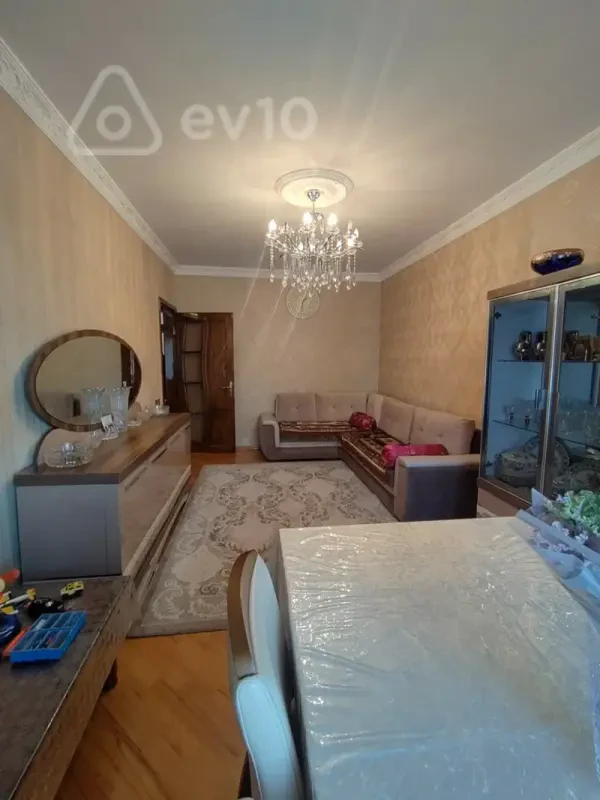 Kirayə verilir 3 otaqlı köhnə tikili 80 m²