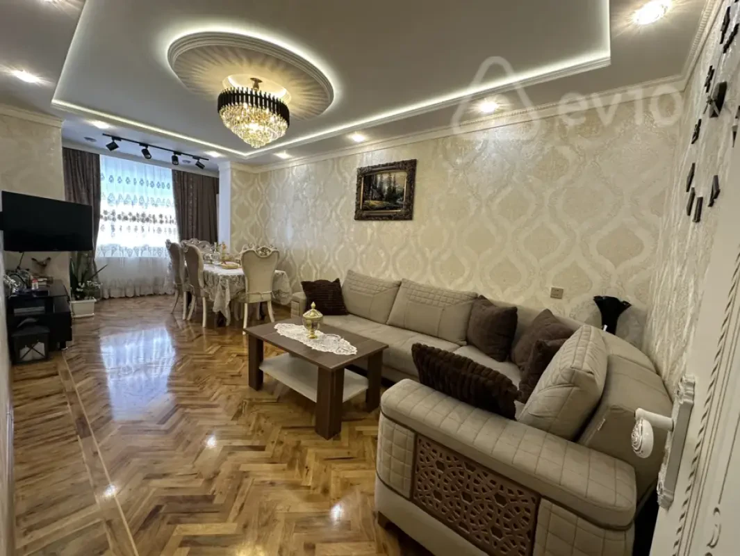 Satılır 3 otaqlı köhnə tikili 70 m²