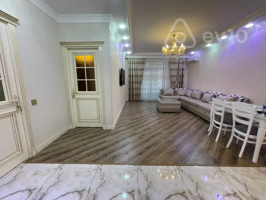 Kirayə verilir 2 otaqlı yeni tikili 70 m²