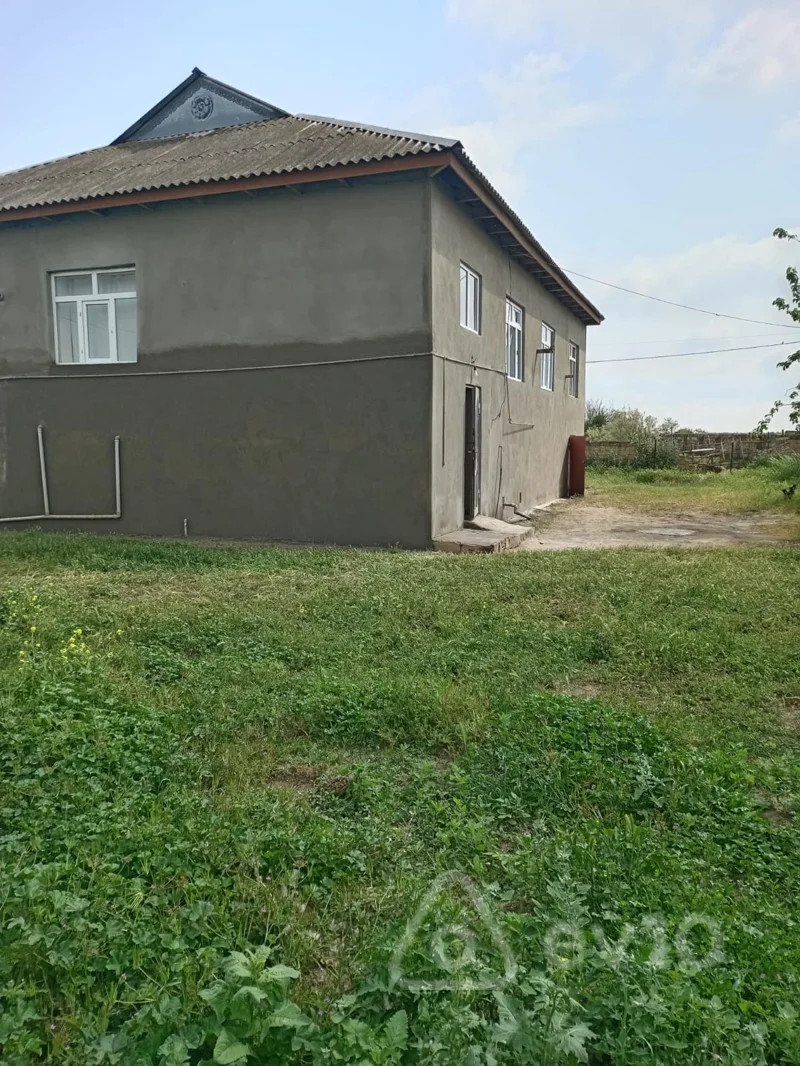 Satılır 4 otaqlı həyət evi 120 m²