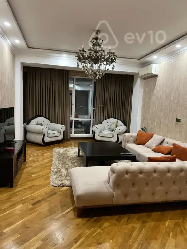 Kirayə verilir 3 otaqlı yeni tikili 130 m²