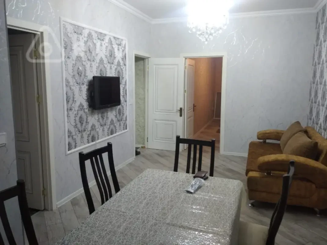 Kirayə verilir 2 otaqlı köhnə tikili 45 m²