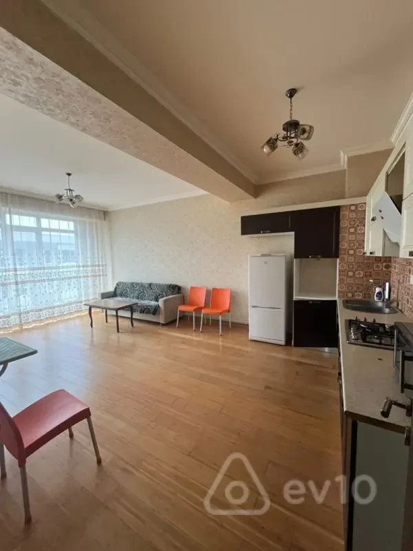 Kirayə verilir 2 otaqlı yeni tikili 60 m²