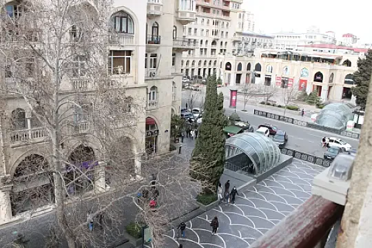 Kirayə verilir 2 otaqlı köhnə tikili 55 m² — Bakı, Səbail 2 otaq 55.00 m²