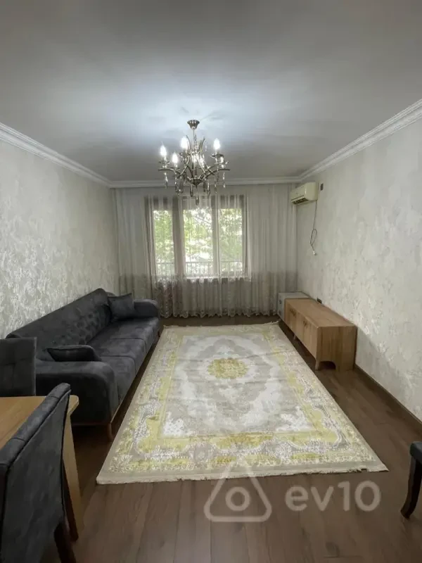 Kirayə verilir 3 otaqlı köhnə tikili 76 m²