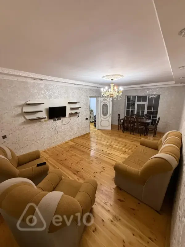 Kirayə verilir 4 otaqlı həyət evi 221 m²