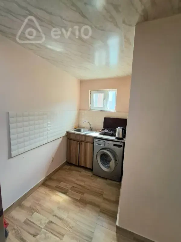 Kirayə verilir 1 otaqlı həyət evi 40 m²
