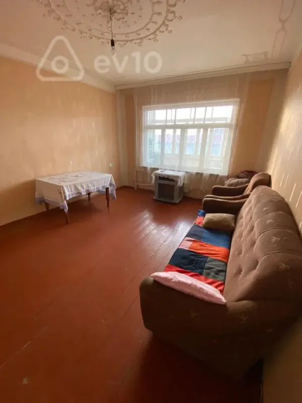 Kirayə verilir 3 otaqlı köhnə tikili 75 m²