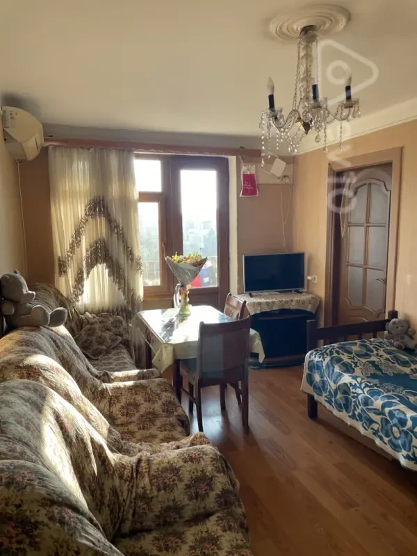Kirayə verilir 2 otaqlı köhnə tikili 55 m²