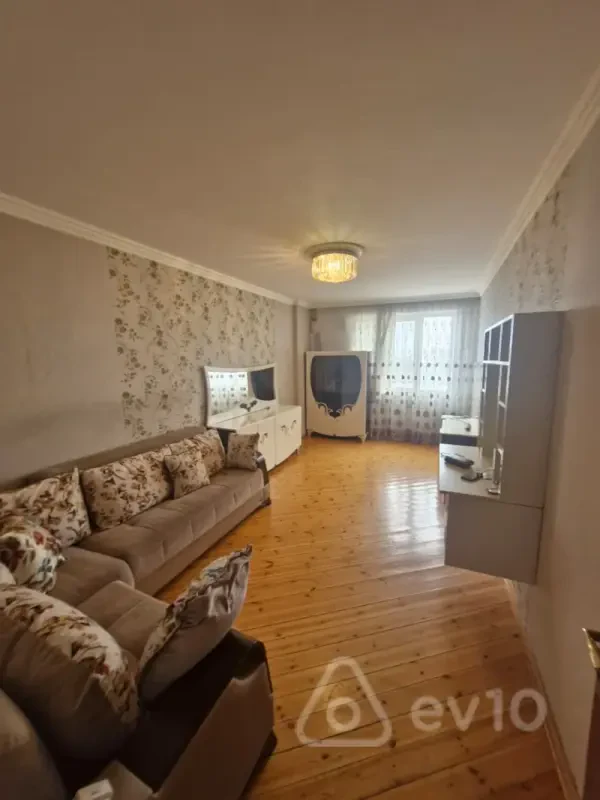 Kirayə verilir 3 otaqlı yeni tikili 80 m²