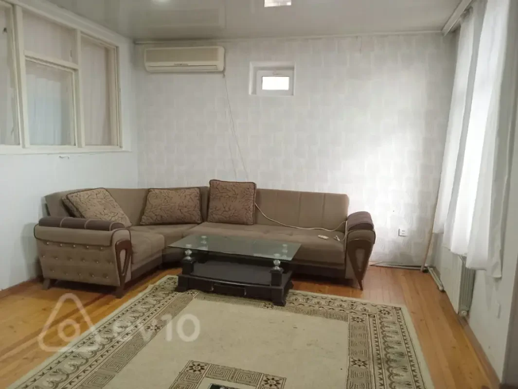 Kirayə verilir 3 otaqlı köhnə tikili 120 m²