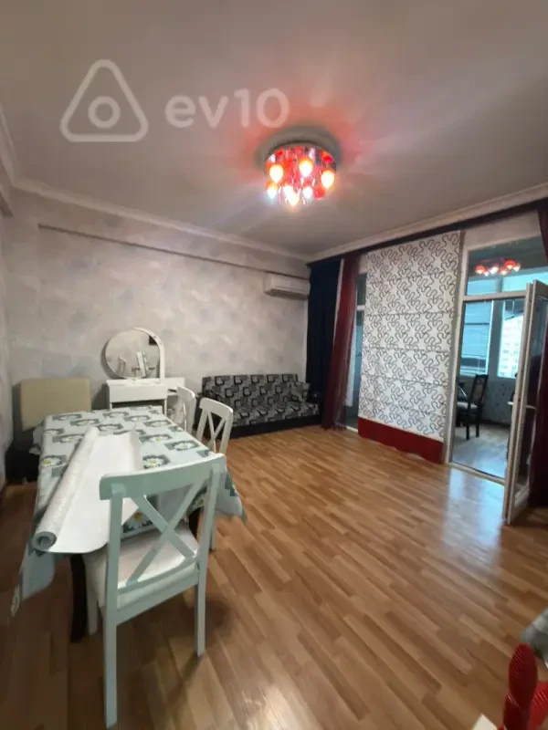 Kirayə verilir 2 otaqlı yeni tikili 72 m²