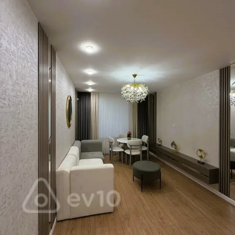 Satılır 2 otaqlı köhnə tikili 47 m²