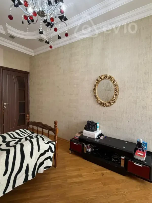 Kirayə verilir 3 otaqlı yeni tikili 120 m²