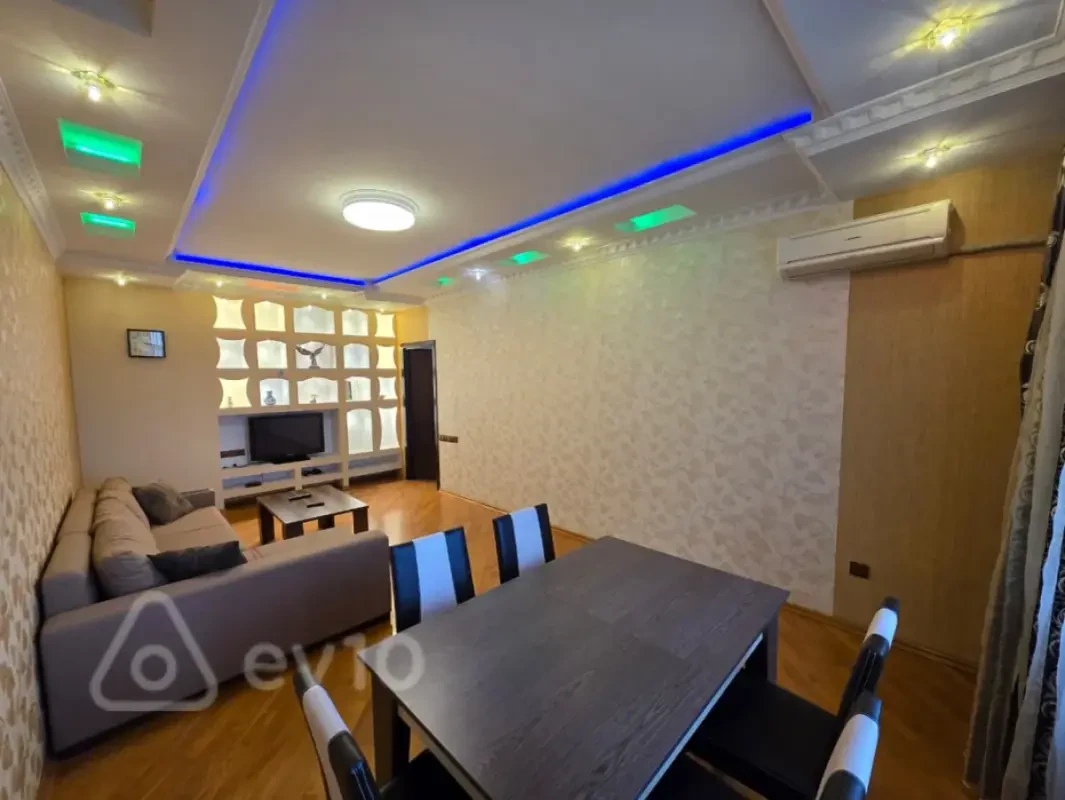 Kirayə verilir 2 otaqlı yeni tikili 90 m²