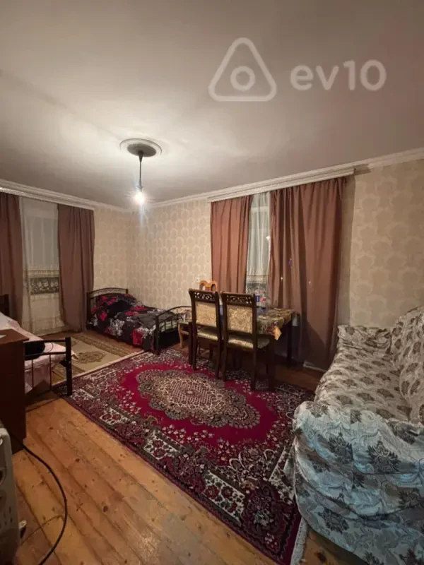 Kirayə verilir 1 otaqlı köhnə tikili 40 m²