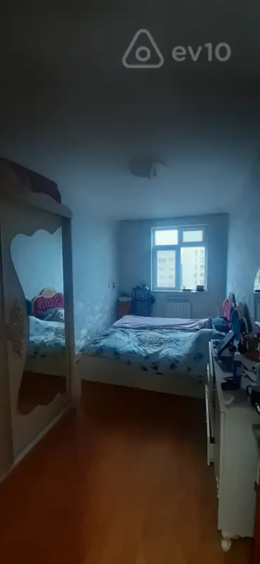 Satılır 3 otaqlı köhnə tikili 70 m²