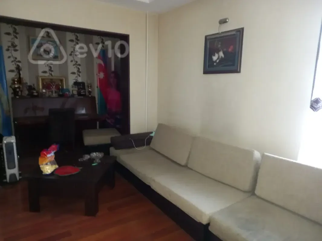 Kirayə verilir 2 otaqlı köhnə tikili 60 m²