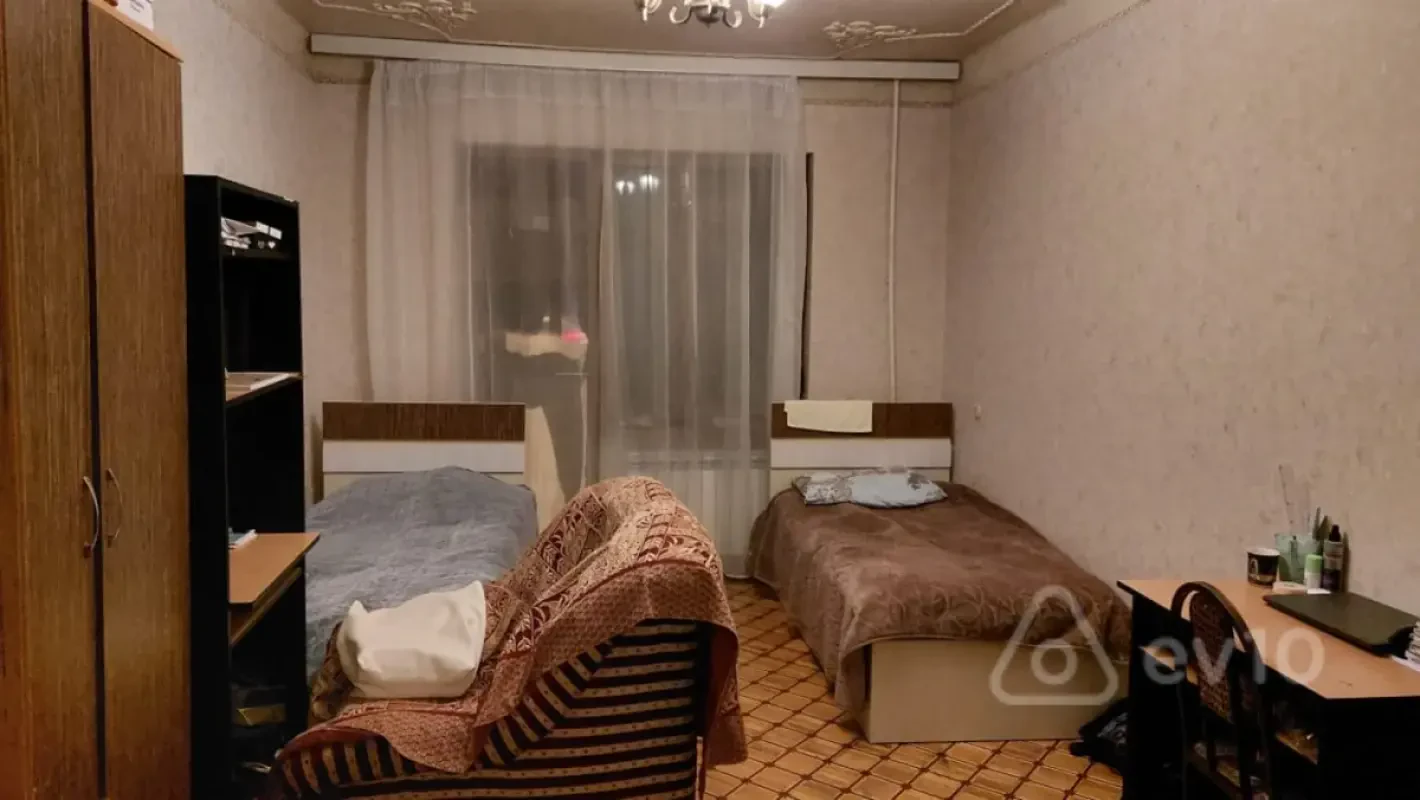 Kirayə verilir 2 otaqlı köhnə tikili 60 m²