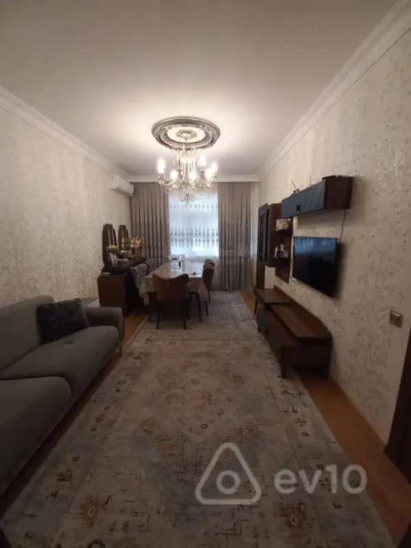 Satılır 3 otaqlı köhnə tikili 60 m²