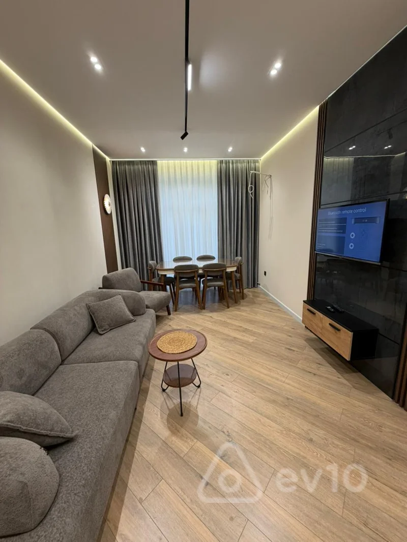 Kirayə verilir 2 otaqlı yeni tikili 68 m²