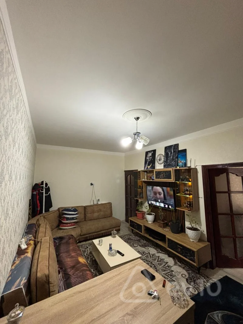 Satılır 2 otaqlı köhnə tikili 45 m²