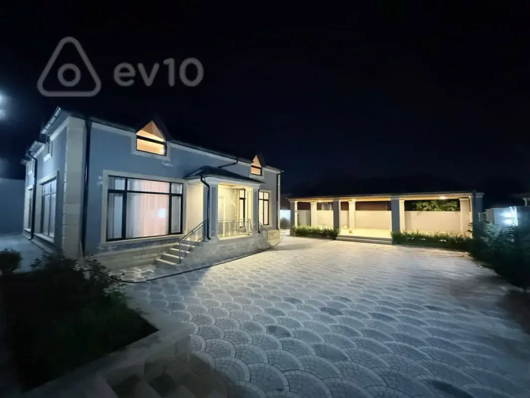 Satılır 5 otaqlı həyət evi 300 m²