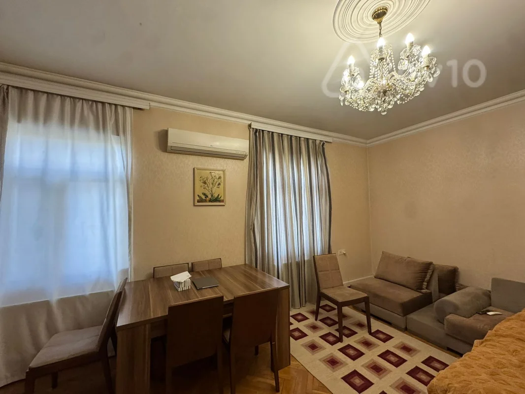 Satılır 3 otaqlı köhnə tikili 90 m²
