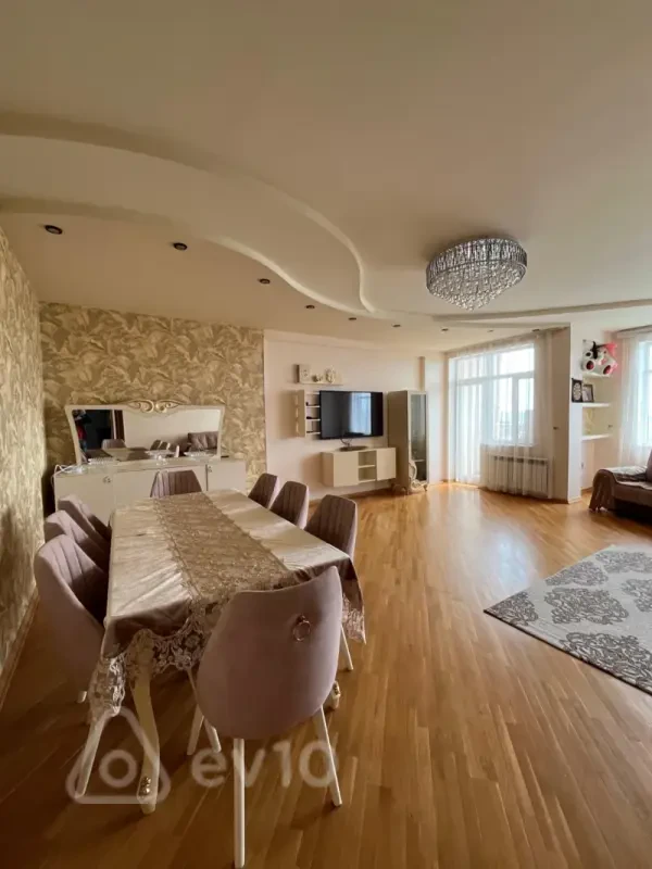 Satılır 3 otaqlı yeni tikili 137 m²