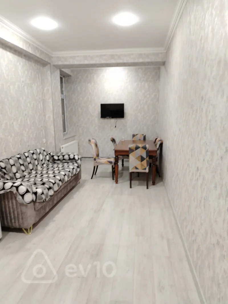 Kirayə verilir 2 otaqlı yeni tikili 66 m²