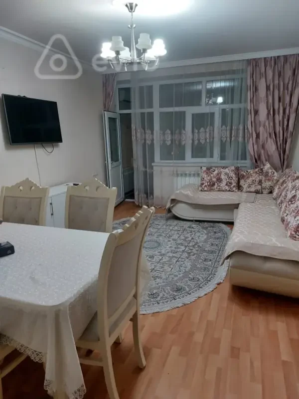 Kirayə verilir 2 otaqlı köhnə tikili 699 m²