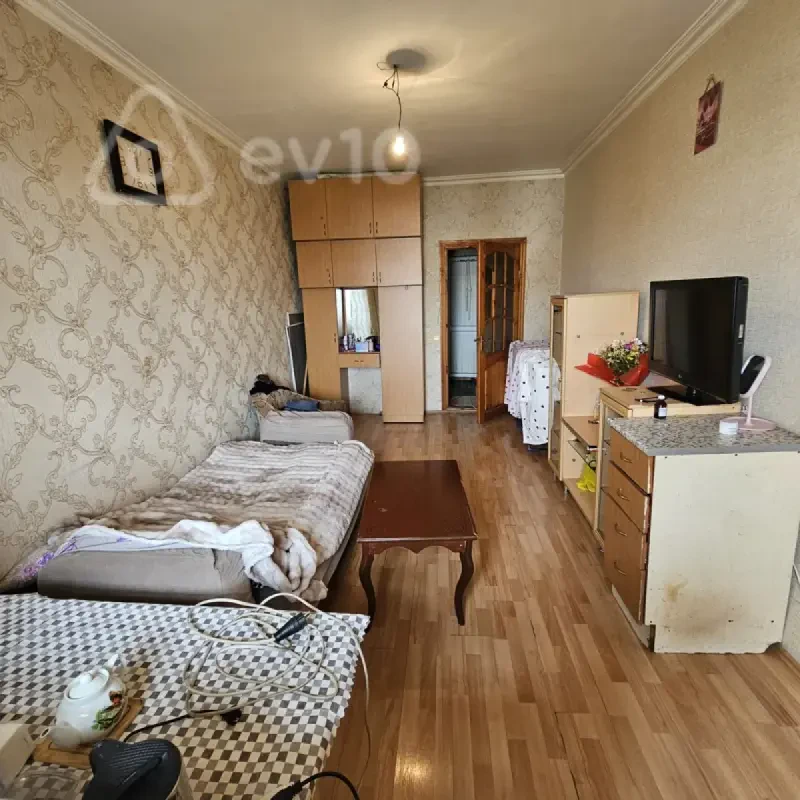 Satılır 1 otaqlı köhnə tikili 24 m²