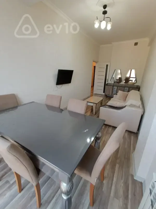 Kirayə verilir 2 otaqlı yeni tikili 55 m²