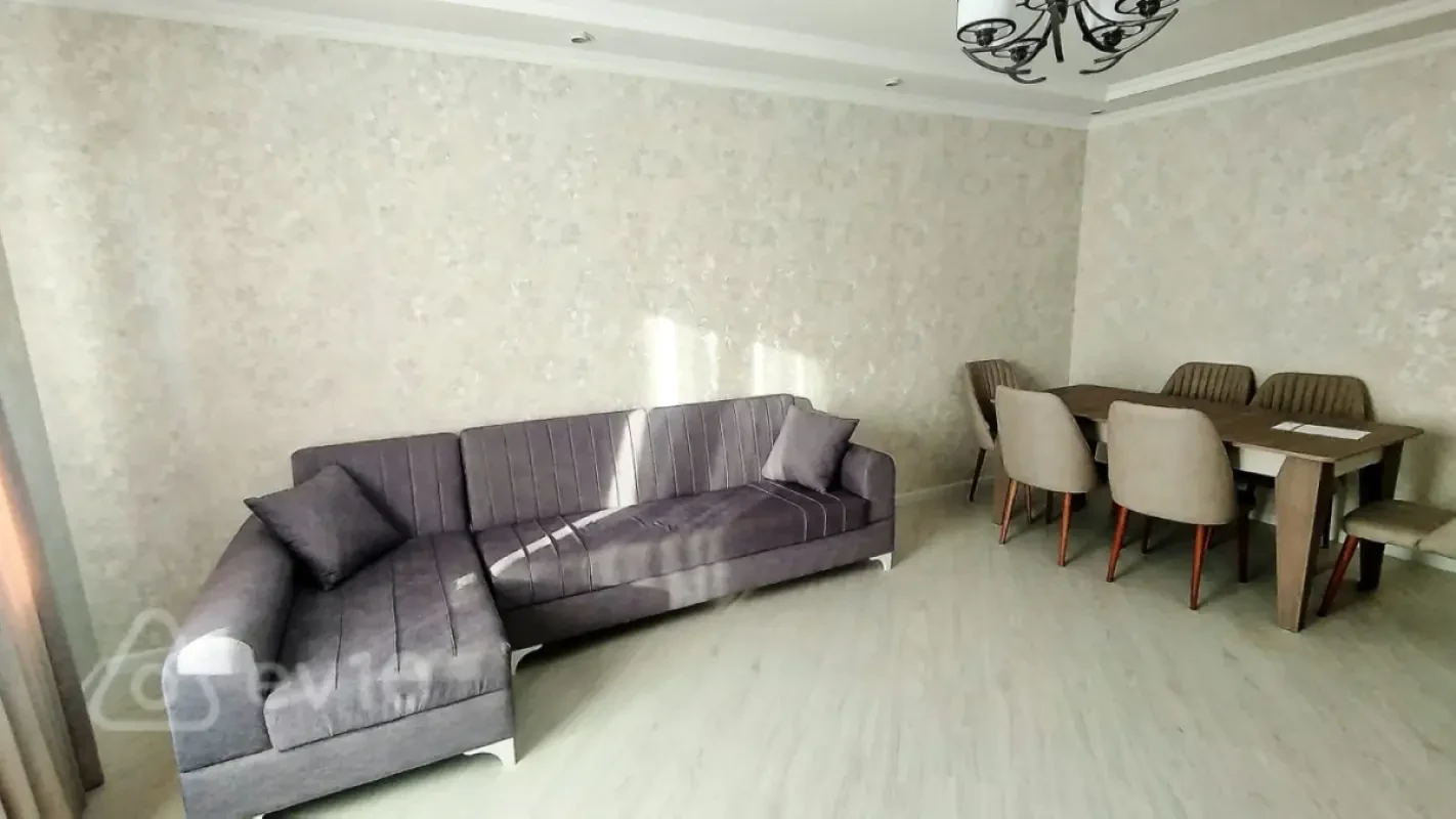 Kirayə verilir 2 otaqlı köhnə tikili 50 m²
