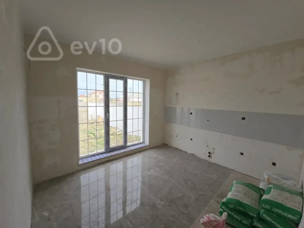 Satılır 4 otaqlı həyət evi 140 m²
