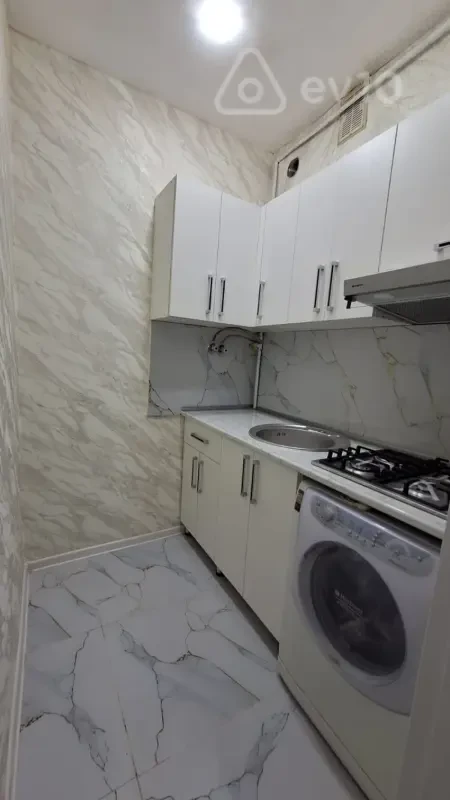 Satılır 2 otaqlı köhnə tikili 35 m²