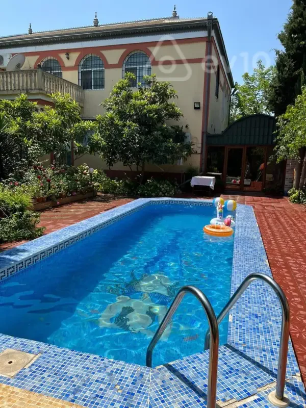 Kirayə verilir 5 otaqlı həyət evi 250 m²