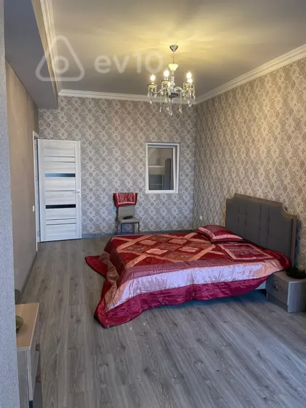 Kirayə verilir 3 otaqlı yeni tikili 100 m²