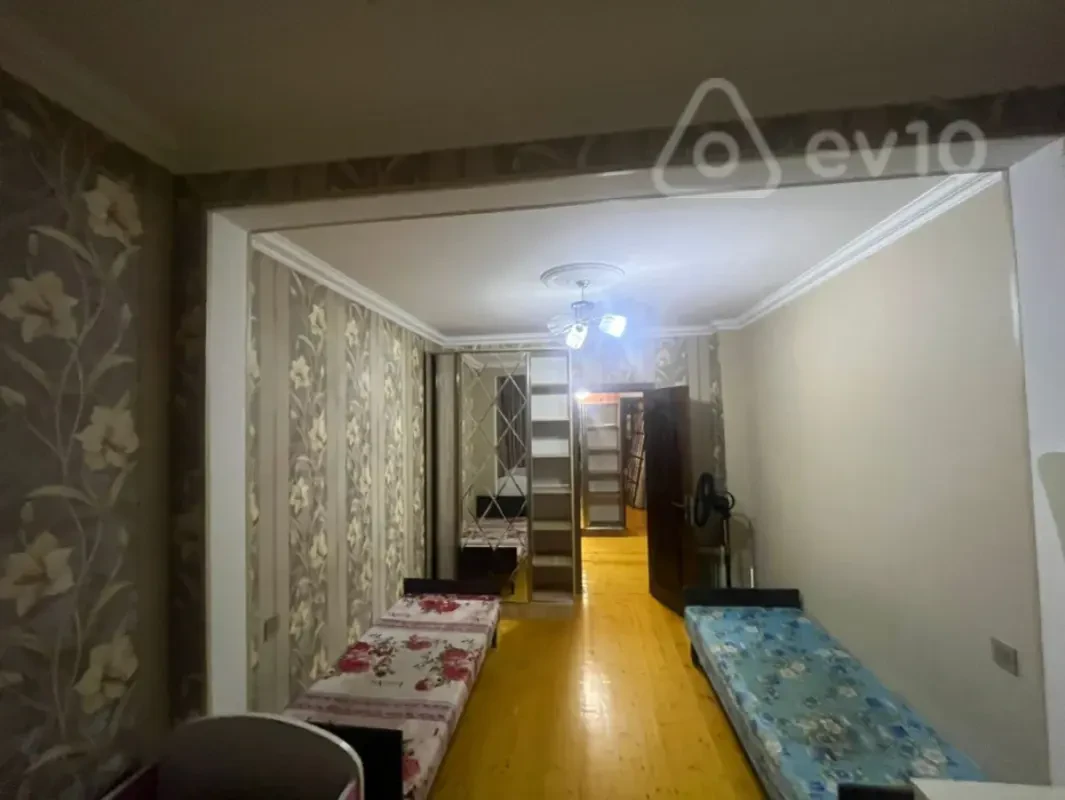 Kirayə verilir 3 otaqlı köhnə tikili 70 m²