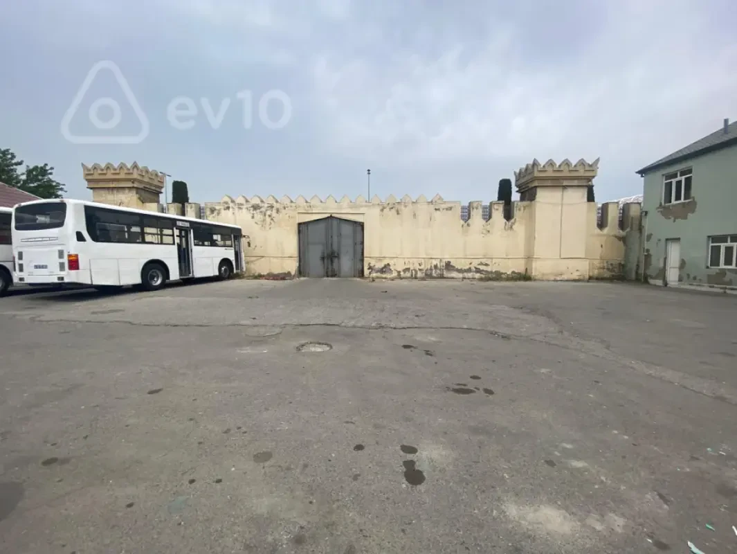 Satılır mənzil 200 m²